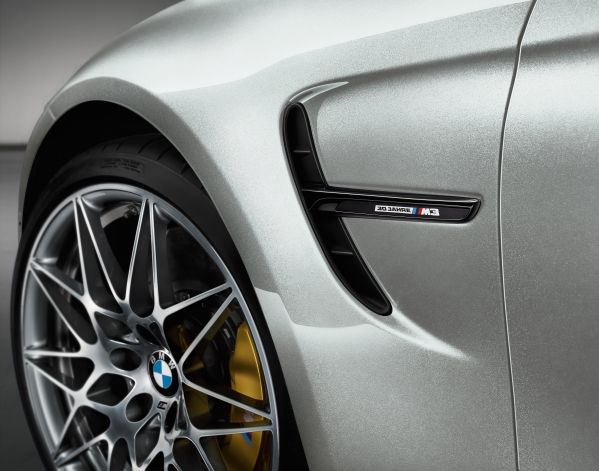 BMW M3 30 years wing