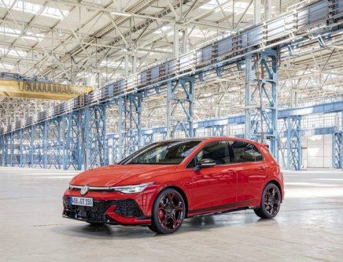 VOLKSWAGEN GOLF GTI ANNIVERSARY EDITION 50. Short new car news.